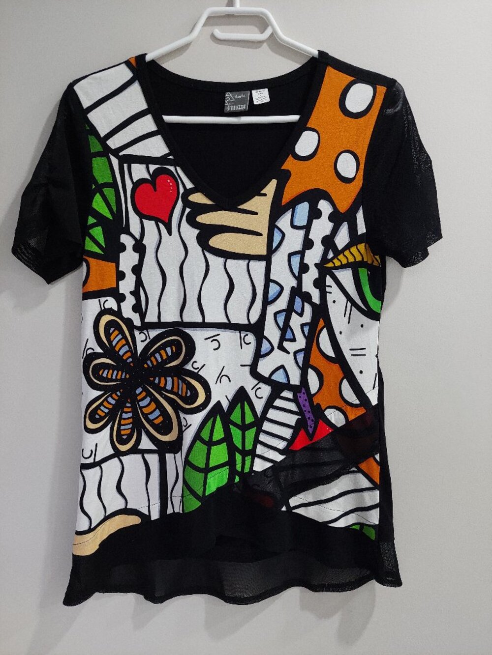 Simply Art by Dolcezza blouse Size S Abstract "Hold My Hand"